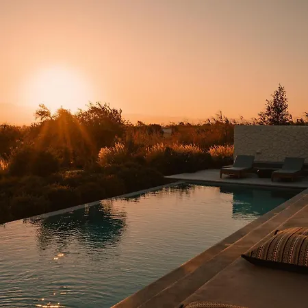 Jardino, Plaka Naxos فيلة