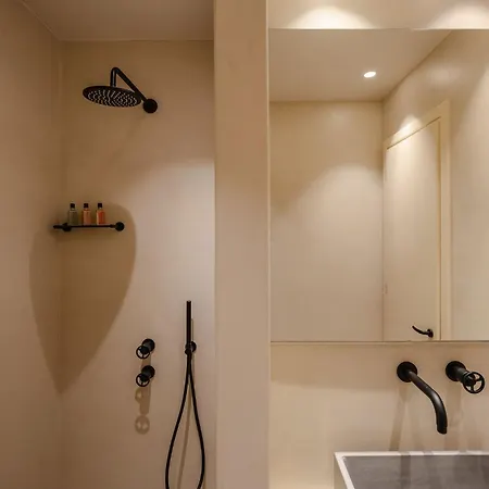 Jardino, Plaka Naxos *